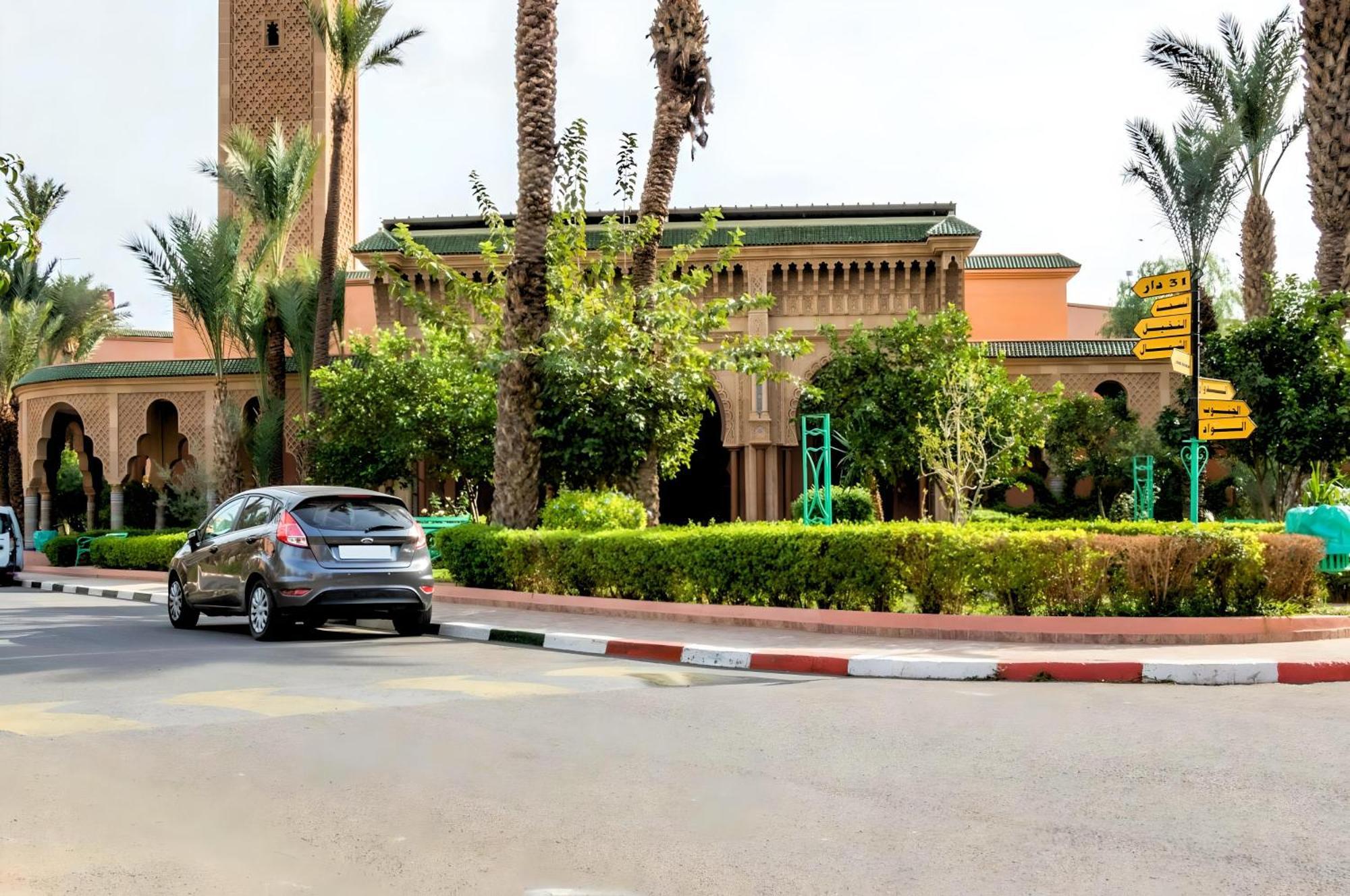 Tres Beau Riad A Marrakech Avec Piscines مراكش المظهر الخارجي الصورة